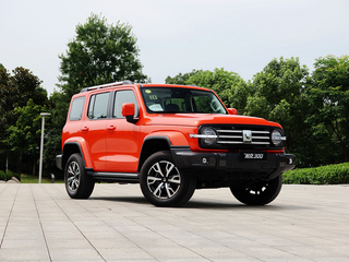 坦克  城市版 2.0T 右前正45度