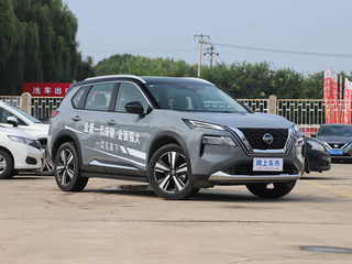 东风日产  VC-Turbo 300 CVT 右前正45度