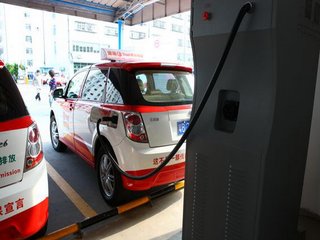 比亚迪e6实拍图