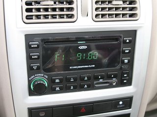 奇瑞 旗云2局部