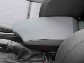 新1系 双门轿跑 局部