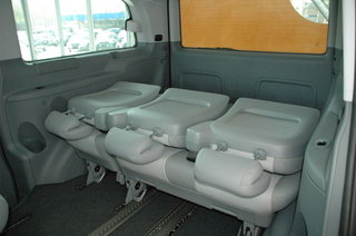 奔驰 Viano 放倒方式 