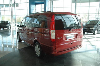 奔驰 Viano 左后45度 