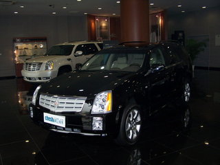 凯迪拉克 SRX 2006款 左前45度 