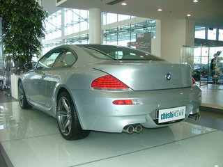 德国宝马 M6 左后45度 