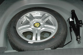 吉利 远景 逃生(后备箱) 