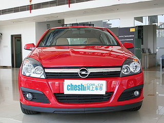 欧宝 雅特 两厢