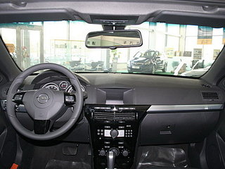 欧宝 雅特TwinTop敞蓬