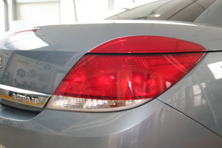 欧宝 雅特TwinTop敞蓬 右尾灯部分 