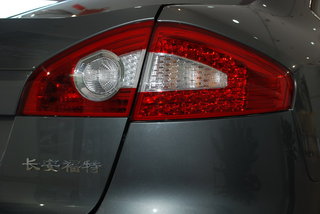 福特 蒙迪欧-致胜 右尾灯部分 