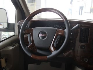 GMC 商务之星 5.3 AT 四驱版 2011款