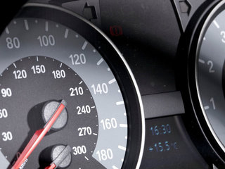 1M 2011款