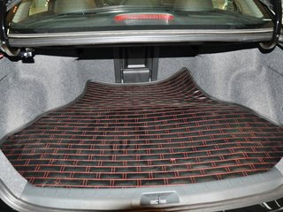 后备箱局部特写