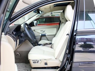 驾驶席座椅正视图