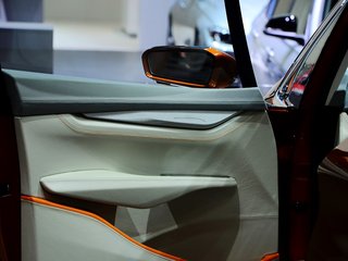 宝马2系多功能旅行车图片