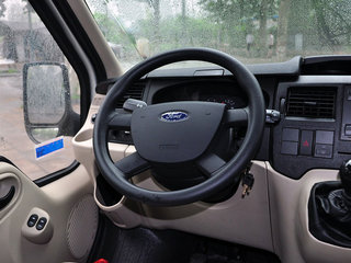 2013款 2.4T 柴油 豪华型长轴中顶Duratorq