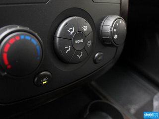 中控台下方特写