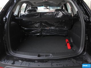 后备箱局部特写