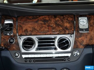 中控台下方特写