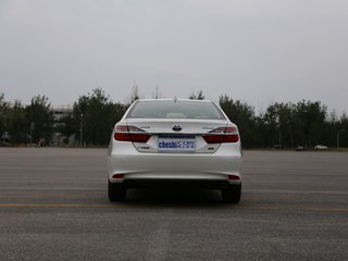 车辆正后方尾部视角