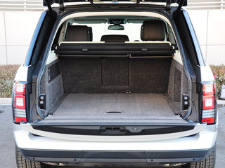 后备箱局部特写