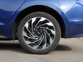 菲斯塔纯电动图片