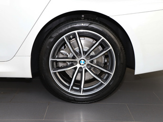 宝马5系新能源图片