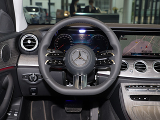 奔驰E级新能源图片