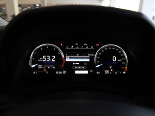 方向盘后方仪表盘