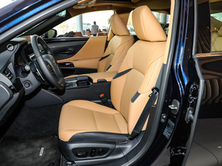 雷克萨斯ES图片