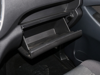 手套箱整体特写