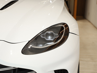 阿斯顿·马丁DBX图片