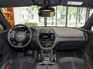 阿斯顿·马丁DBX图片