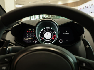 阿斯顿·马丁V8 Vantage图片