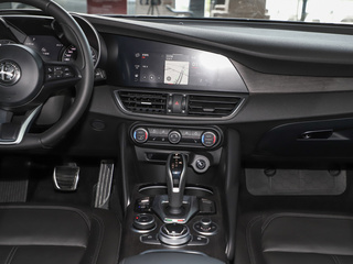 Giulia朱丽叶图片