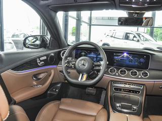 奔驰E级新能源图片