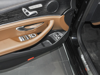 奔驰E级新能源图片