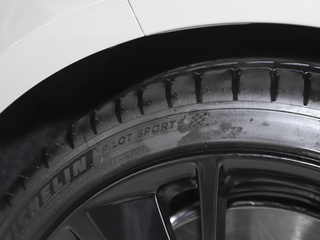 捷尼赛思G70图片