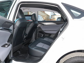 吉利几何G6图片