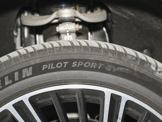 小鹏汽车G9图片