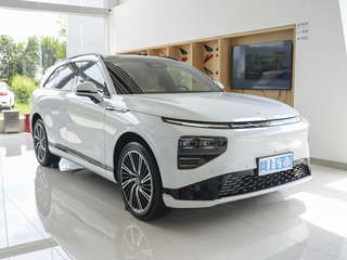 小鹏汽车G9图片