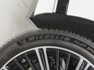 小鹏汽车G9图片