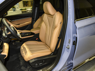 星越L增程电动版图片