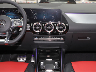 奔驰GLA级AMG图片