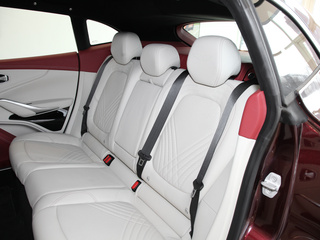 阿斯顿·马丁DBX图片