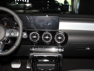 奔驰CLA级AMG图片