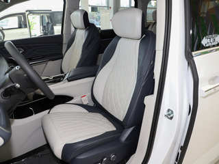 上汽大通MAXUS G90图片