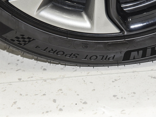 小鹏汽车P7图片