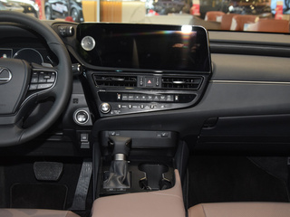 雷克萨斯ES图片