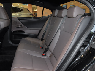 雷克萨斯ES图片